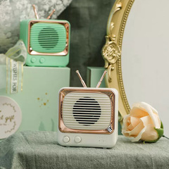 New Retro TV Mini Wireless Cute Small Creative Gift Gadget Bluetooth Speaker DW02