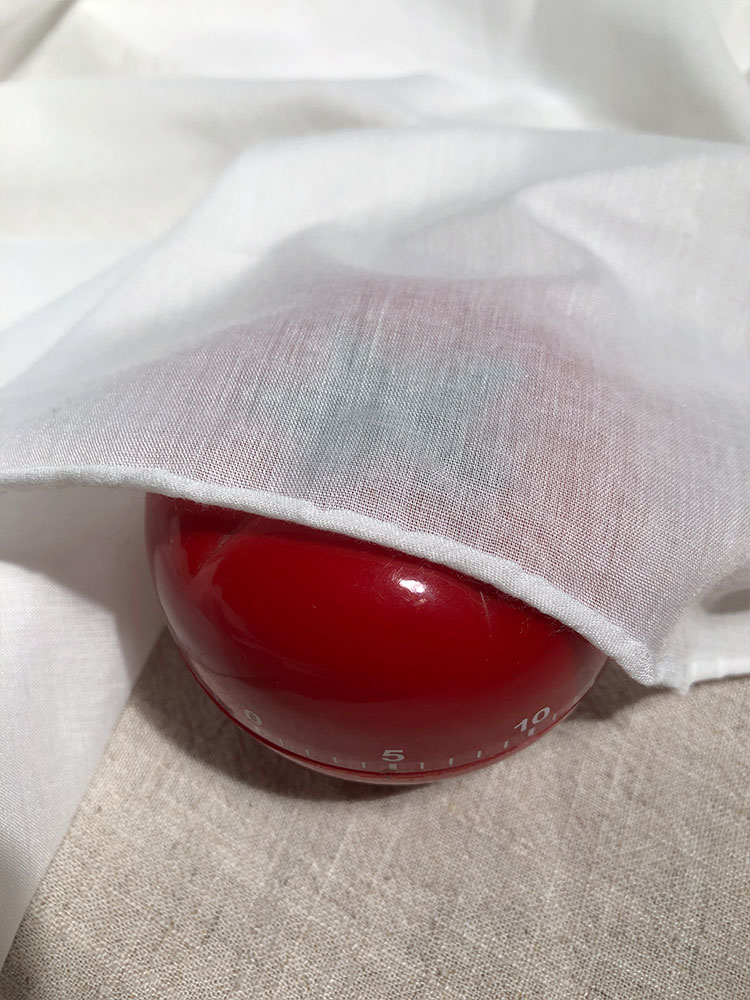 涤纶纯色化纤布料服装里布包包裙子内衬布轻薄聚酯纤维布透白面料