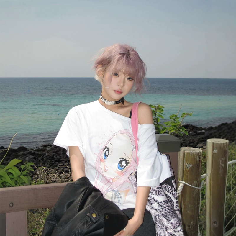 In-Stock Korean-Style Designer Brand T-Shirt Similar to Those Worn by Bloggers, Featuring Anime Girl Loose-Fit Printed Short-Sleeve Design for Women In-Stock Korean-Style Designer Brand T-Shirt Similar to Those Worn by Bloggers, Featuring Anime Girl Loose-Fit Printed Short-Sleeve Design for Women