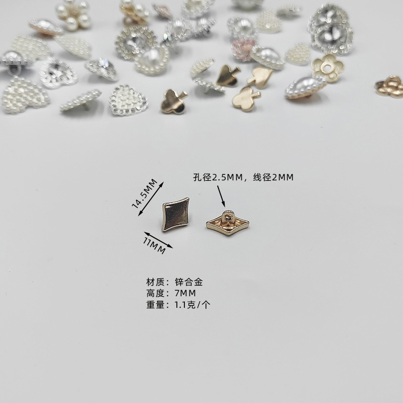 Los fabricantes venden directamente sirimi Diamond hebillas llenas de joyas de aleación de corazón de melocotón accesorios de ropa con botones de pies