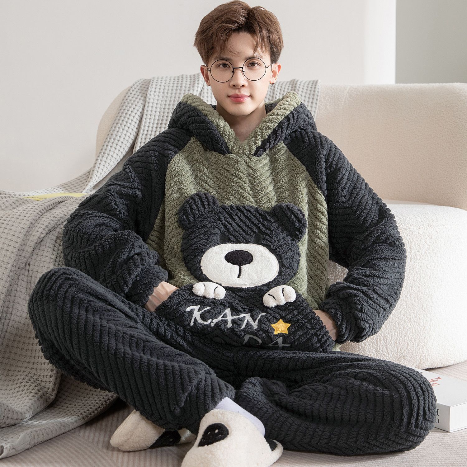 Flannel Pajamas Men's Fleece-Lined Thickeneded New Winter Coral Velvet Loose Large Size Cartoon Hooded Home Wear Set