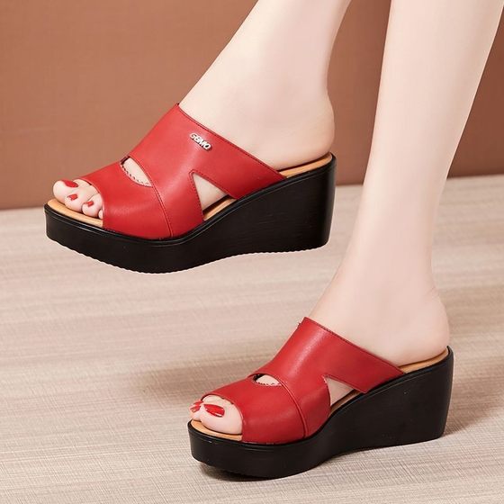 Soft Leather Wedge Slippers Women's 2025 Summer New Style Platform Thick Bottom Waterproof Platform Thick Heel Non-Slip Sandals for Mom