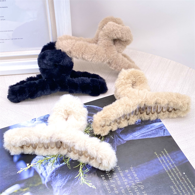 Clip de pelo de peluche cuchara trasera clip de pelo grande clip de otoño e invierno nuevo clip de pelo clip de tiburón clip tocado para las mujeres