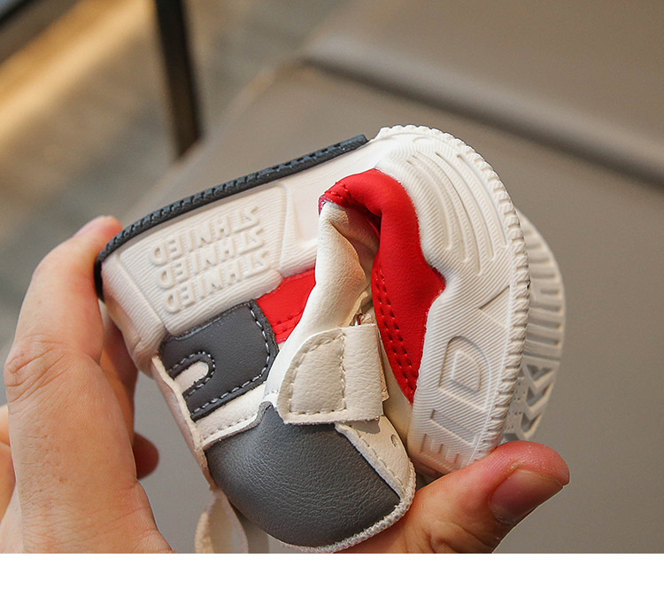 2024 primavera e autunno scarpe da basket in pelle per bambini scarpe da ginnastica alte per ragazzi scarpe da corsa da allenamento per bambini di piccole e medie dimensioni_voghion.com