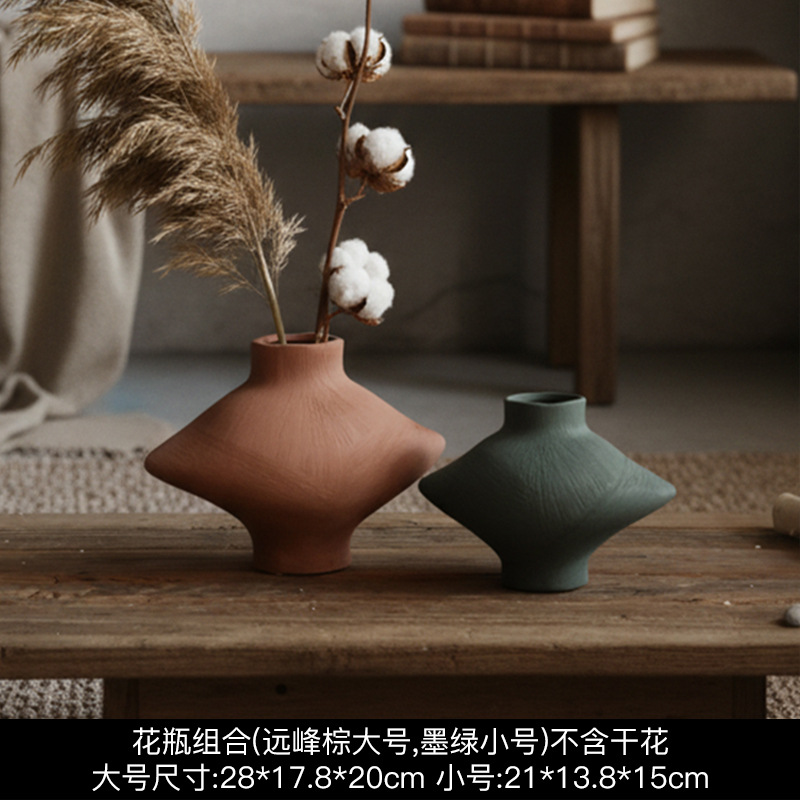 リビングルームの置物は軽くて豪華で高級な雰囲気のお酒棚の装飾品です。