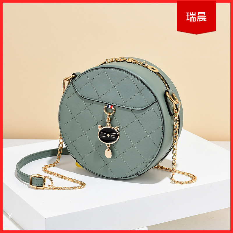 Fashionable small summer shoulder bag with diamond pattern