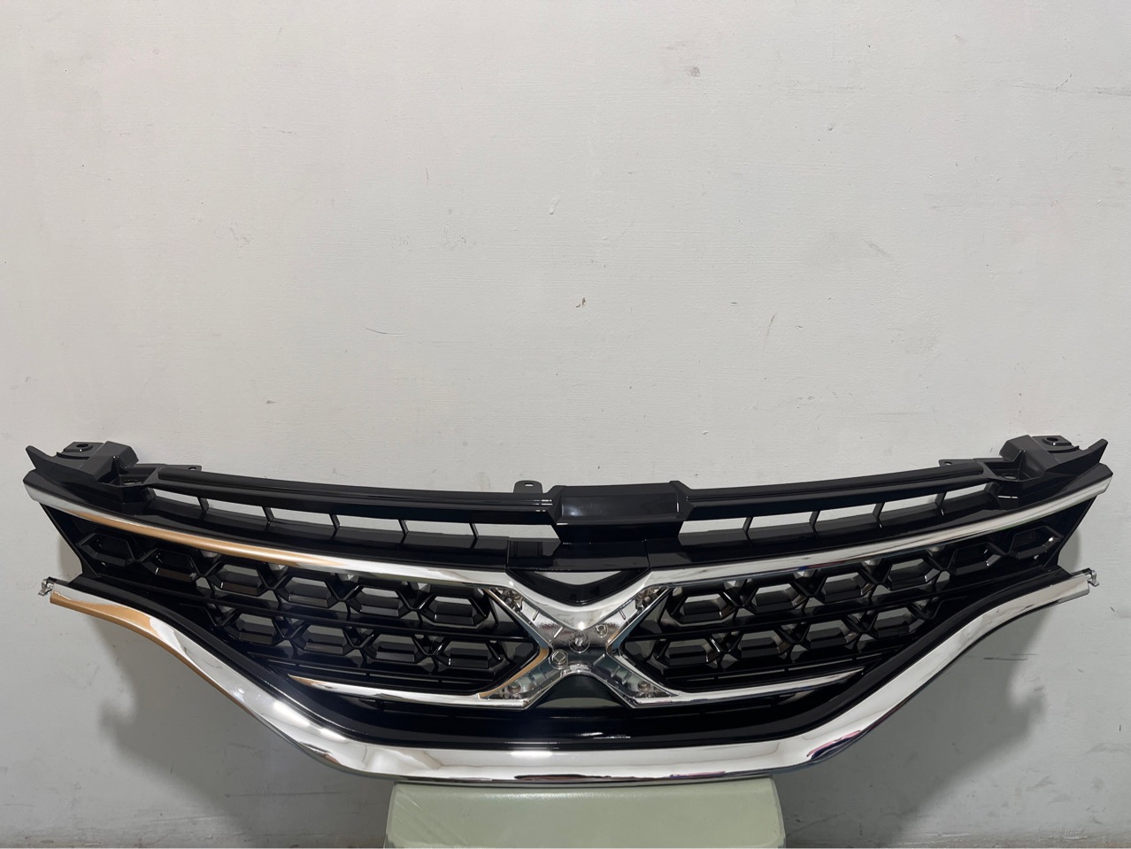 53101-0P060 Is Suitable for Reiz 2014 X Standard All-Black Carbon Fiber Reiz 2014 Mid-Grid