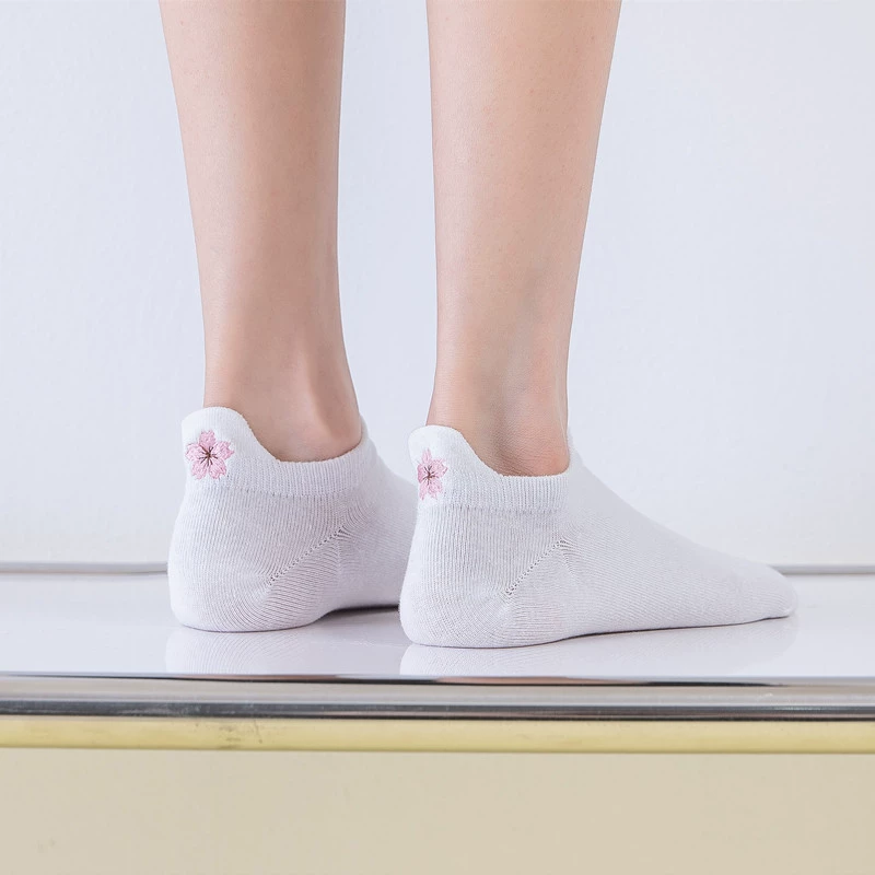 White summer thin socks, heel sticker low-cut, with embroidery