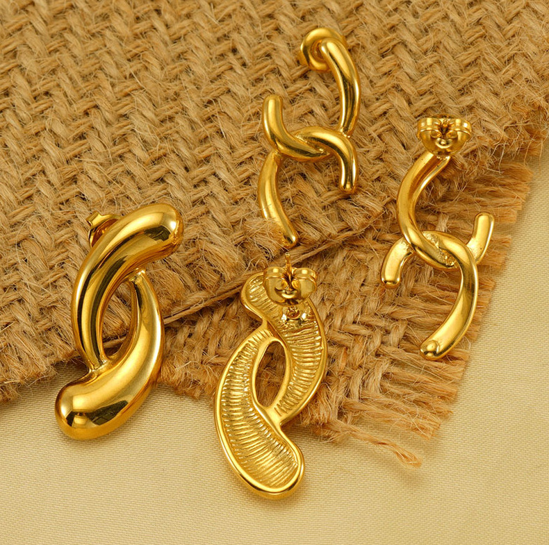 1 Paire Style Simple Forme En U Acier Inoxydable 304 Plaqué Or 18K Boucles D'Oreilles display picture 5