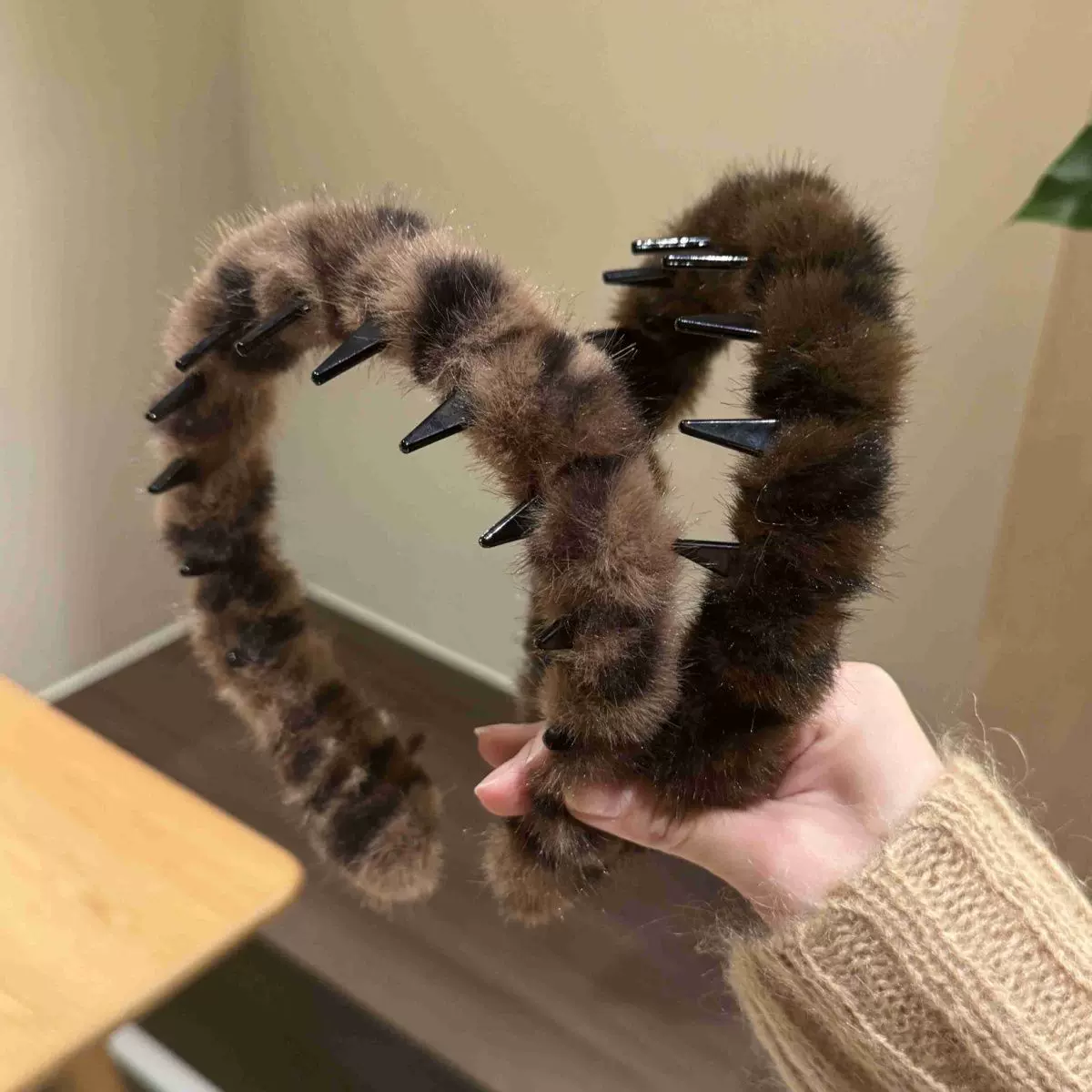 韩系复古梳子豹纹带齿毛绒发箍女洗脸化妆防滑2025新款秋冬梳子