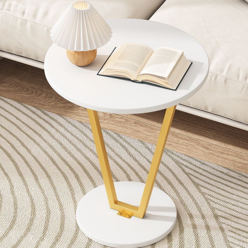 우아한 골드 프레임 + 유광 화이트 데스크탑