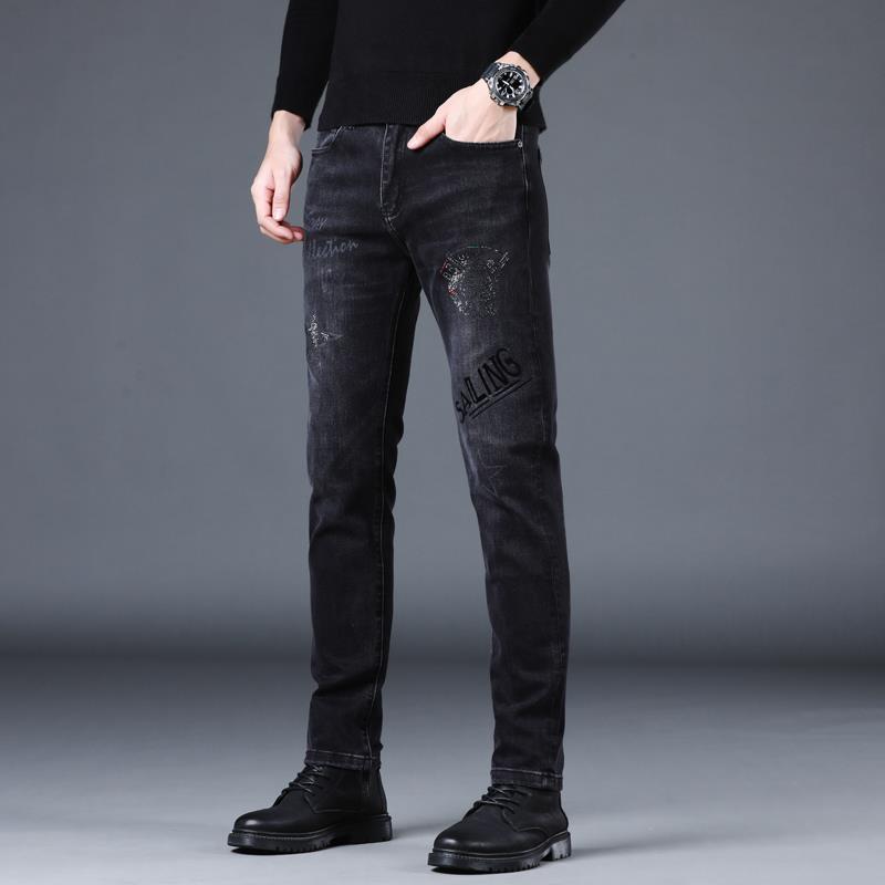 Jeans noirs pour hommes, marque de mode brodée, nouveaux pantalons à pieds slim, pantalons décontractés Joker pour hommes, 2022_voghion.com