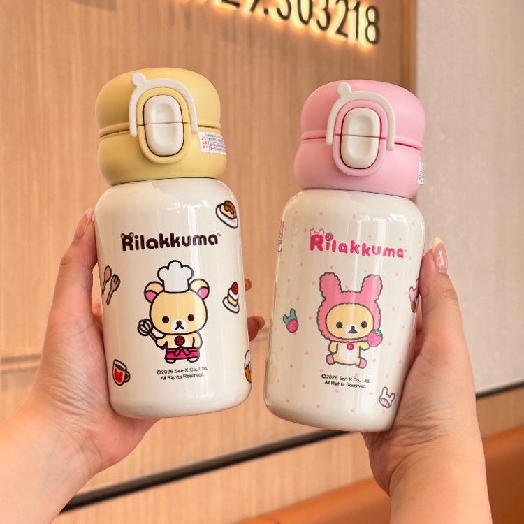 Taza de agua de oso fácil caricatura encantadora taza de aislamiento de niños y niñas de alto valor facial para estudiantes de primaria a la escuela taza de paja portátil a prueba de fugas