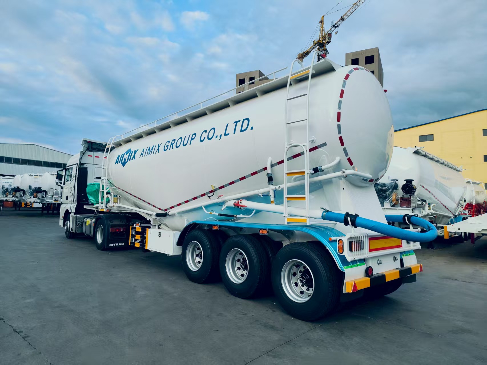 Cross-Border 50 Cubic Liquid Transport Tank Truck Bulk Cement Transport Truck Carbon Steel Ash Tank Truck Direct Sales 40 Cubic Powder Tank