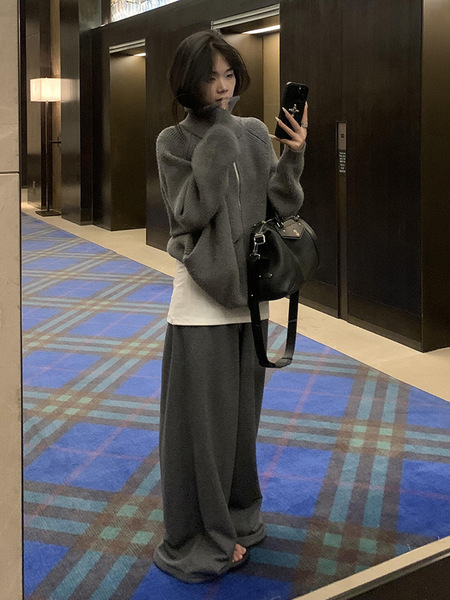 Demi-season sweater