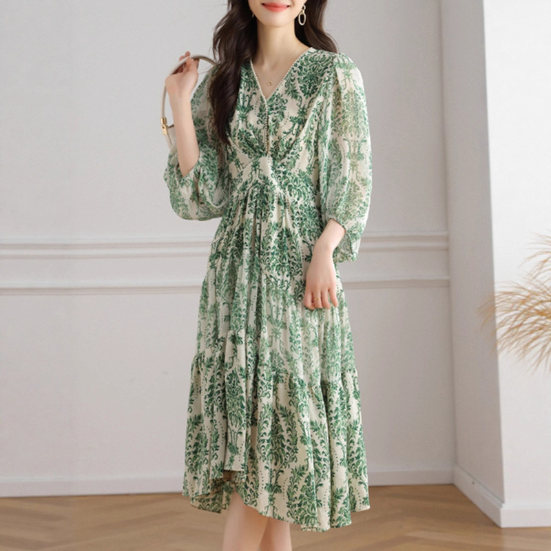 Loose Long-Sleeved Chiffon Floral Dress for Women in Spring and Autum New Style Fresh V Neck Waist Slimming Look A-Line Skirt Mid-Length Skirt