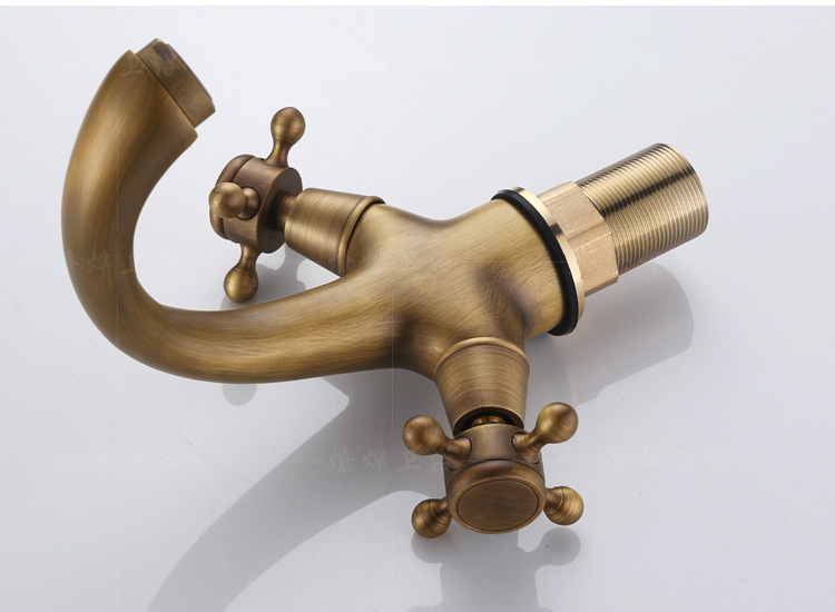 All-copper European-style antique hot and cold water faucet, washbasin, horn faucet, retro kitchen sink, rotatable retro faucet undefined