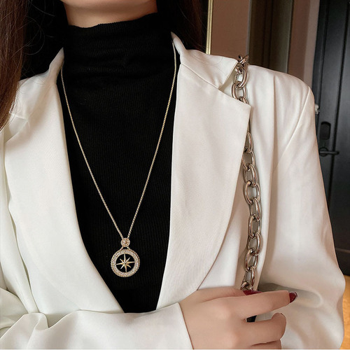 Korean version of exquisite sparkling diamond eight-pointed star necklace for women, light luxury, niche design, sweater chain, temperament, long autumn and winter accessories