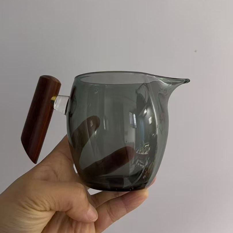 Mayorista de madera japonesa taza de vidrio justicia gruesa resistente al calor divisor de té kung fu accesorios de té té té té loto