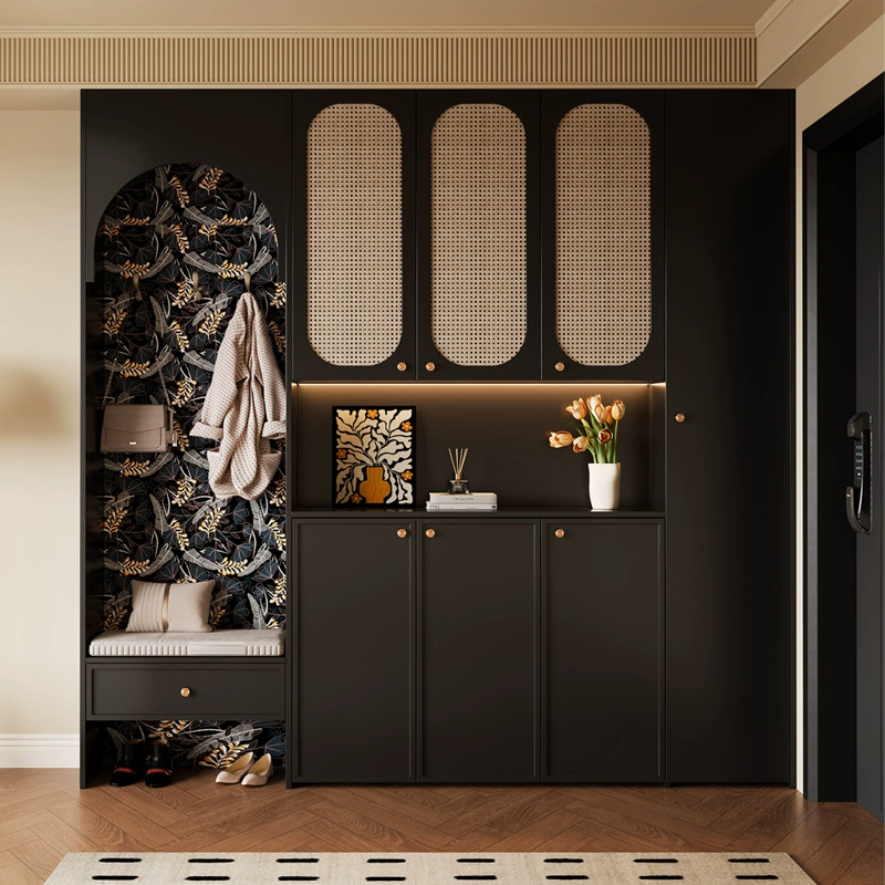 Американский ретро-шкаф для обуви и вешалка для одежды из ротанга с высокой столешницей для переобувания и хранения одежды.