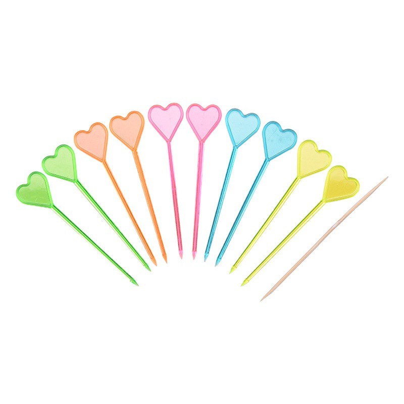 En stock venta al por mayor nueva espada de póquer en forma de corazón palo de fruta tenedor de plástico pastelería tenedor reutilizable aguja de fruta