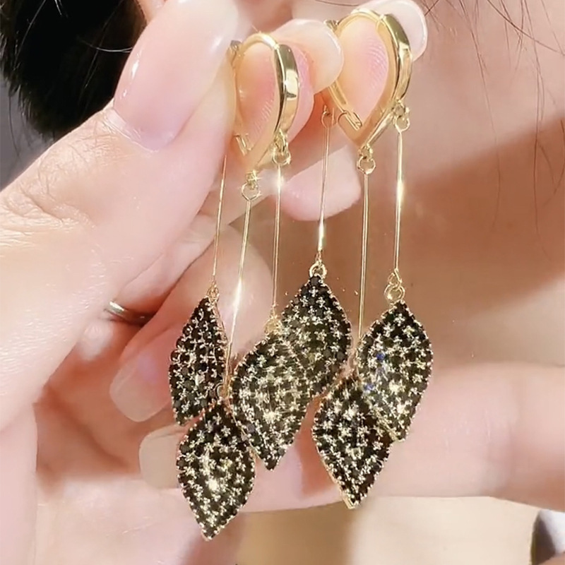 Women girls auger drill leaves tassel ear clip light luxury fashion design  earrings earrings wholesale female temperament