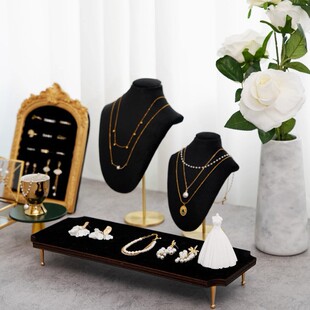 ���չʾ�ܽ�ɫ����ָ�ռ{��ɫ�q���朼ܵ���錚�Ʒ��е���