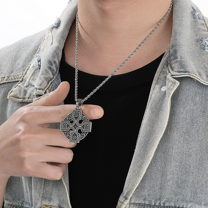 Viking Warrior Pendant Necklace Vintage Celtic Knot Shield Style_voghion.com