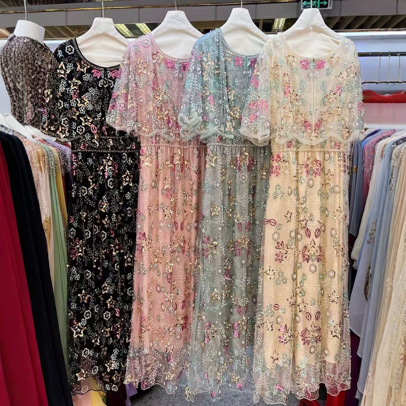 Luxurious and Elegant Evening Gown with a High-End Feel, Heavily Embellished with Rhinestones, Long Dress for Women, 2026 New Cape-Style Dress