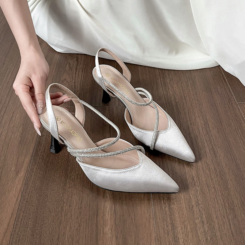 Sandalias Baotou de temperamento francés, diamantes de imitación para mujer, tacones altos para banquete, tacones de aguja, zapatos puntiagudos