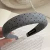 Dots of gray waves