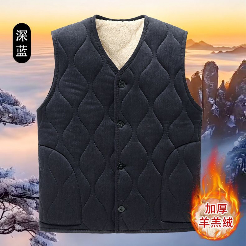 新しい中高年男性のキャメルケースは冬の厚手の綿服を着ています。|undefined