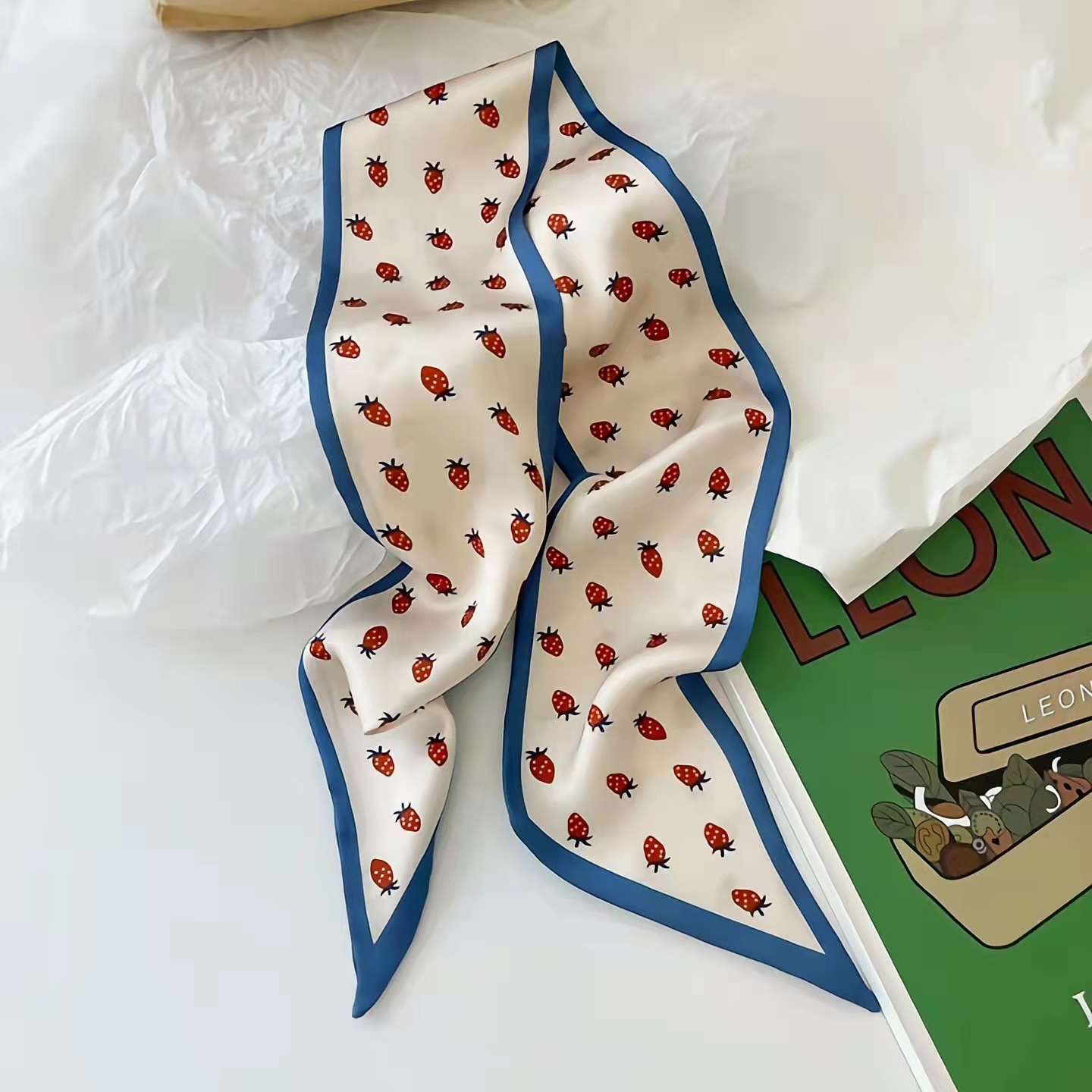 Diadema borde azul fresa