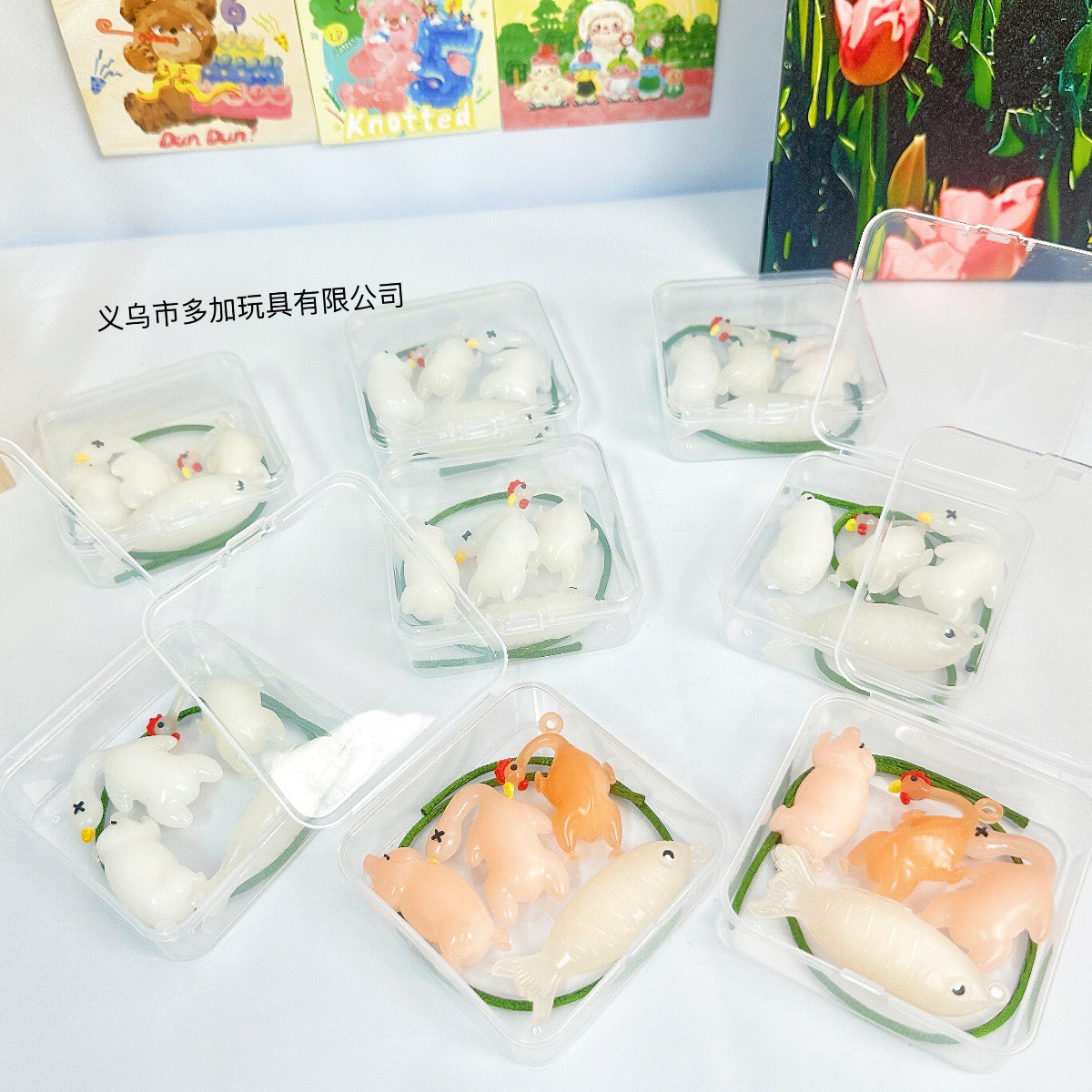 B Colgante de pollo, pato y pescado que cambia de color, sensor de luz, cambio de color, UV, protector solar creativo para automóvil, pequeño libro rojo, el mismo estilo, estilo caliente