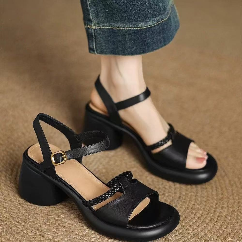 2026 verano nuevas sandalias de tacón grueso para mujeres pequeñas para aumentar la altura de los zapatos de tacones altos no cansados cómodos