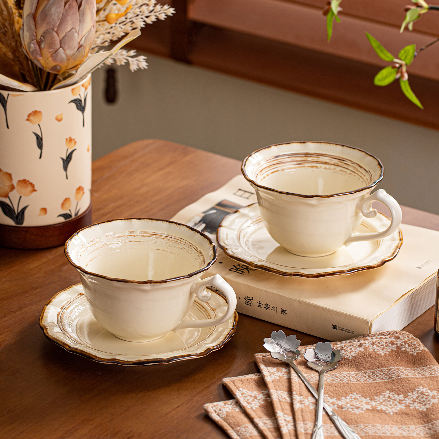 Taza de café de cerámica de lujo ligera, taza de agua de alto nivel, regalo, taza de café de alto valor, conjunto de tazas de bebida retro