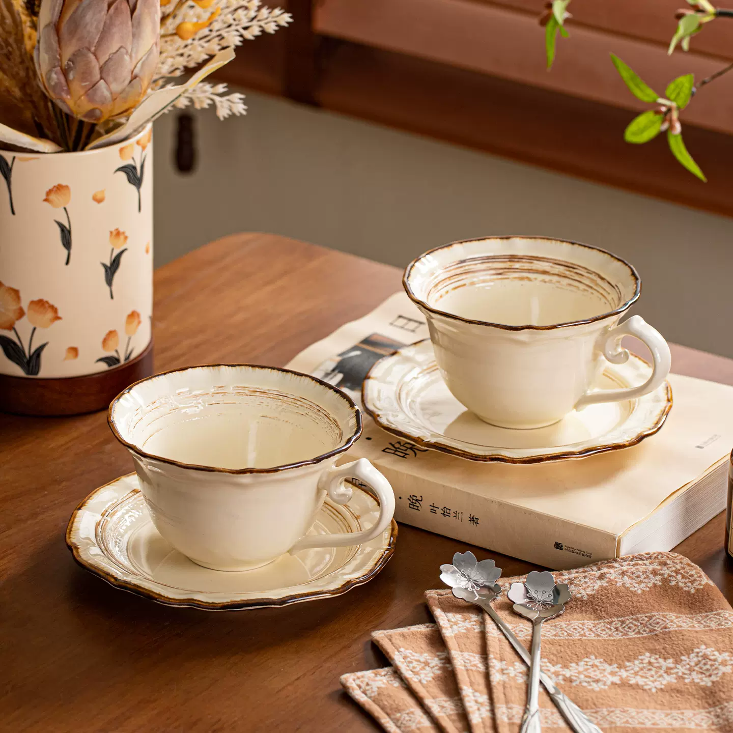 日式陶瓷咖啡杯高级感轻奢高颜值咖啡杯碟套装复古喝水杯马克杯