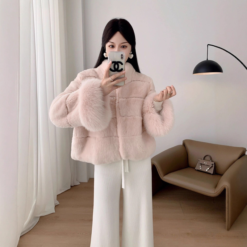 2025 New Winter Imitation Fox Fur Short Outwear Women's Plush One-Piece Fur Thickeneded Warm Lady Outwear