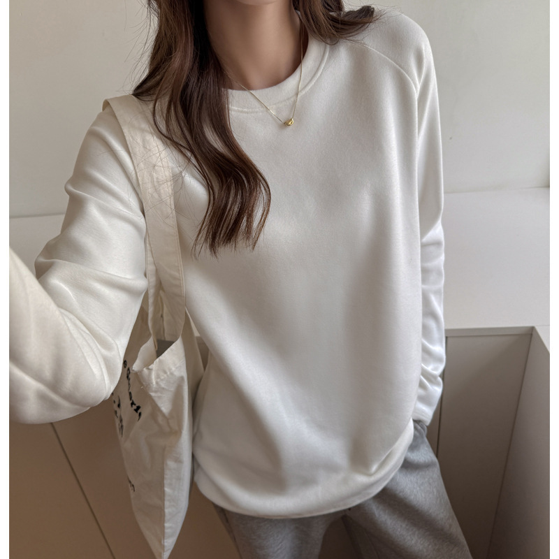 Loose-Fitting Autumn and Winter Thickeneded Velvet Round Neck Long-Sleeved T-Shirt Women's Inner Layering Shirt Can Be Worn as a Versatile Top Loose-Fitting Autumn and Winter Thickeneded Velvet Round Neck Long-Sleeved T-Shirt Women's Inner Layering Shirt Can Be Worn as a Versatile Top