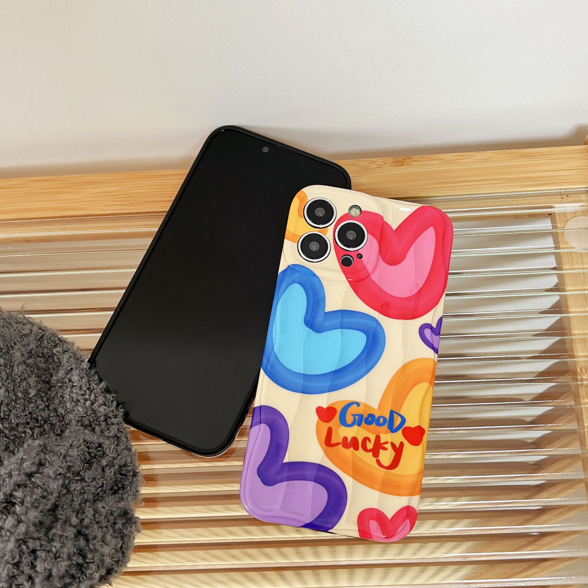 Xiaozhong ins pintura al óleo color amor aplicable iPhone13 funda para teléfono móvil 15ProMax Apple 14P femenino 12 nuevo