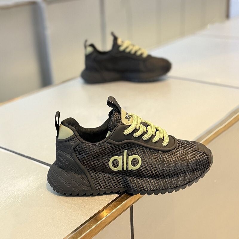 Light Luxury Designer Style 2026 Four-Season Trendy Dad Shoes for Men, Thick-Soled Height-Increasing Sneakers, Fashionable Casual Shoes