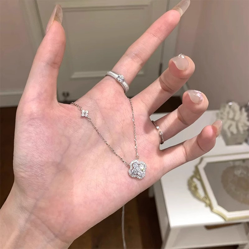 Full Zircon Four-Leaf Clover Pendant Necklace for Women, Sweet Versatile Japanese Style Choker, Fresh and High-End Versatile Collarbone Chain