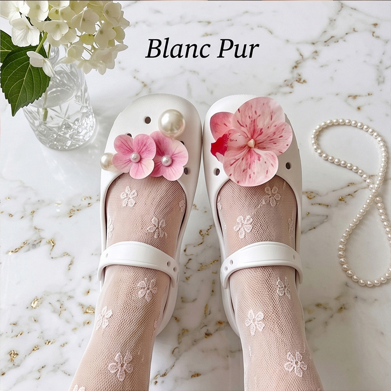 Butterfly Orchid Sandals with Sweet Beaded Floral Embellishments, Black Closed-Toe Clogs for Outdoor Wear, Soft Sole, Everyday Low Heel