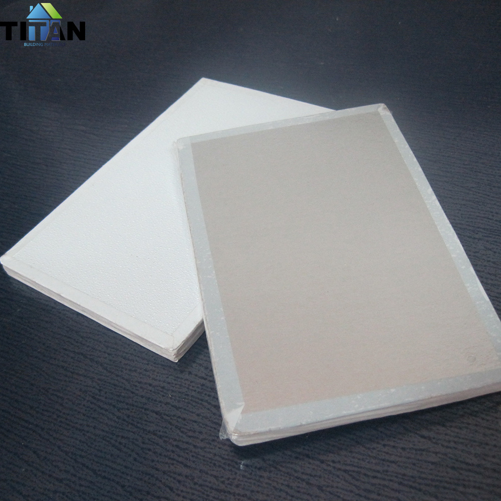 Fabricante Tablero de tres defensas Tablero limpio Tablero libre de polvo Chapa de revestimiento de PVC Techo de panel de yeso 600*600