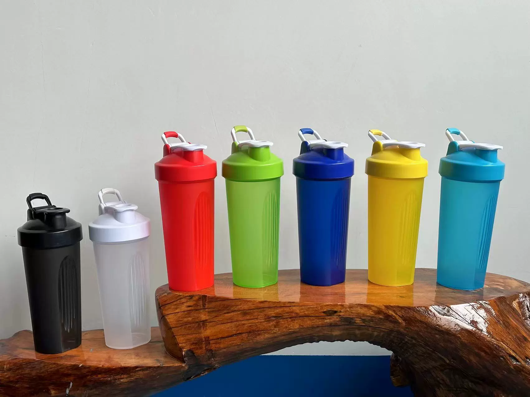 600 мл с портативными весами молочный коктейль чашка Шейк чашка спортивный чайник протеиновый порошок чашка фитнес-чашка На складе может быть отправлена