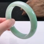 缅甸宽版圆条翡翠镯子