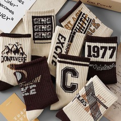 襪子男長筒秋冬百搭美式復古防臭學生運動籃球襪字母情侶中筒批發