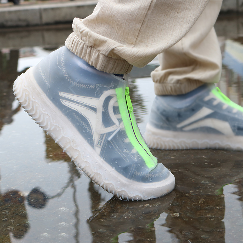 En stock suministro directo conveniente cremallera impermeable engrosada resistente al desgaste adulto cubierta del zapato a prueba de lluvia al aire libre nieve antideslizante cubierta del zapato de silicona