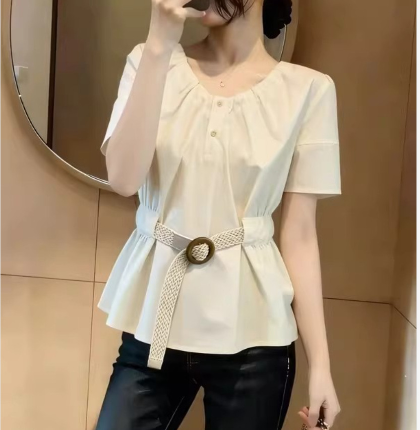 Áo sơ mi nữ tay ngắn thiết kế nếp gấp thắt eo, phối màu trắng ngà — màu trắng ngà chi tiết 3