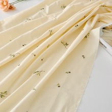 杏色毛巾绣小花府绸布料全棉刺绣面料连衣裙服装面料